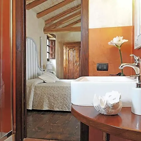 Antica Lunetta Bed & Breakfast 4*